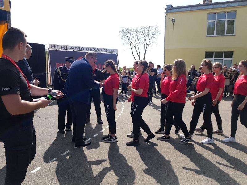 Zawody sportowo  - pożarnicze zakończył strażacki piknik.