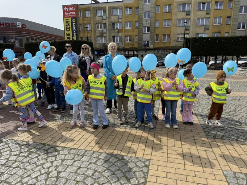 Marsz dla Autyzmu – Białogard w niebieskich barwach świadomości
