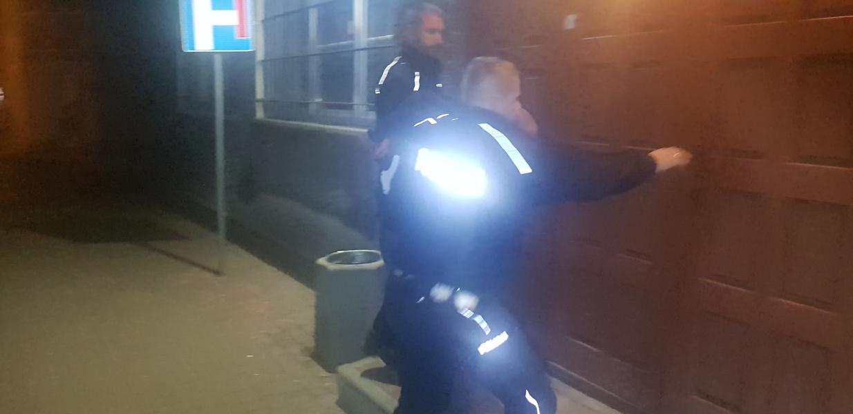 Policyjny pościg zakończył się w lesie - kierowca trafił do aresztu.