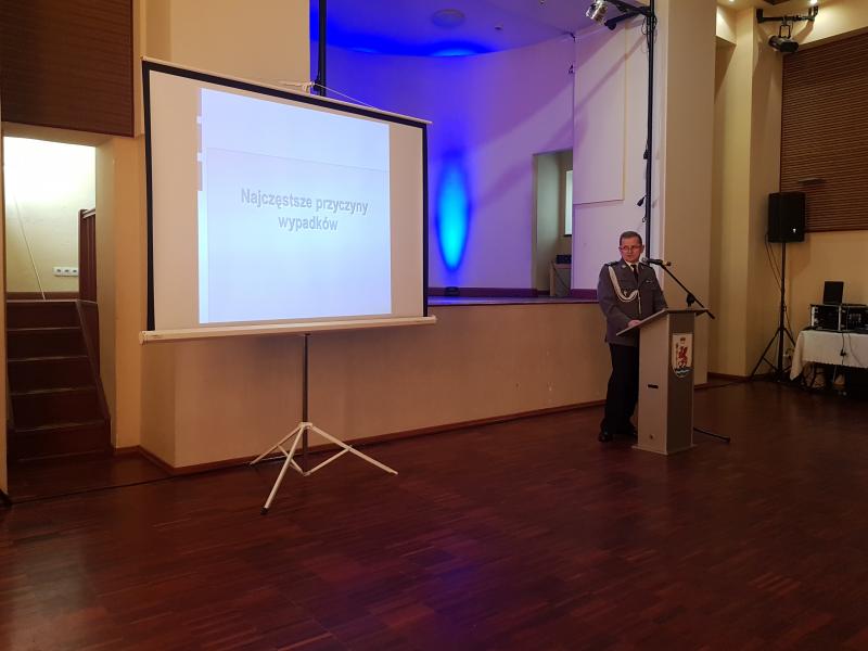 Odprawa Służbowa  i pożegnanie Komendanta Powiatowego Policji w Białogardzie - obszerna fotorelacja.