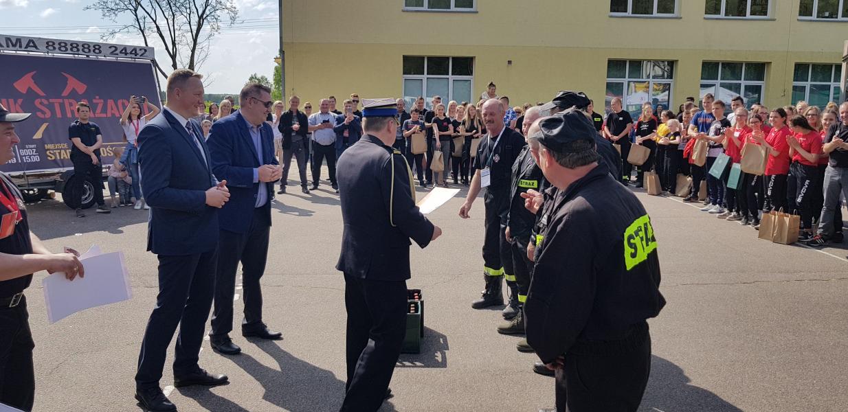 Zawody sportowo  - pożarnicze zakończył strażacki piknik.
