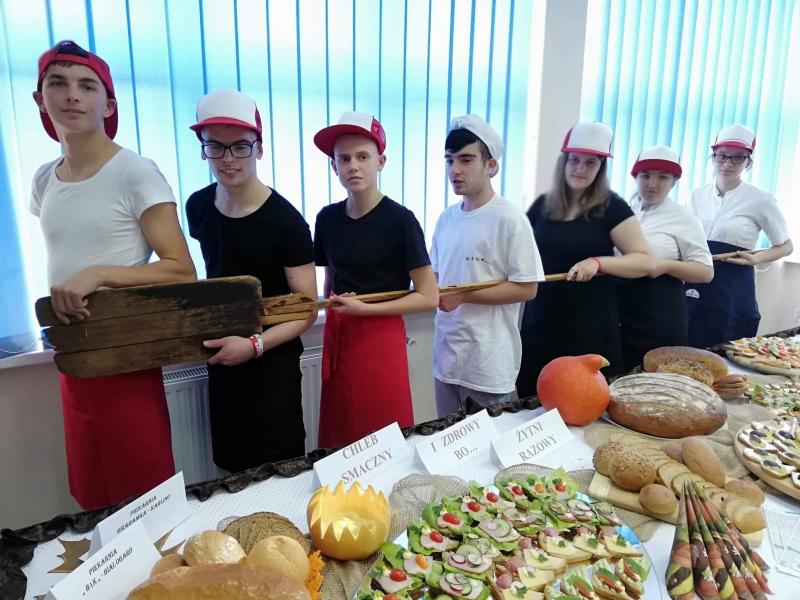 Tydzień Chleba Żytniego w Zespole Szkół im. Jana Pawła II