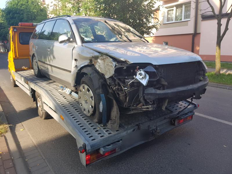 Pijany kierowca uciekał z miejsca zdarzenia  - trafił do policyjnego aresztu! 