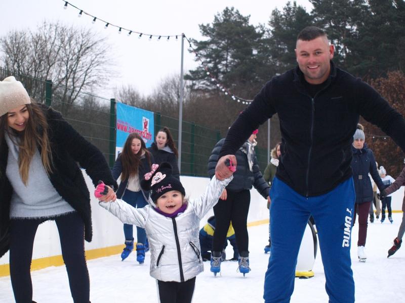 Białogardzkie lodowisko przyciągnęło setki osób. Też byliście? Zobaczcie zdjęcia. 