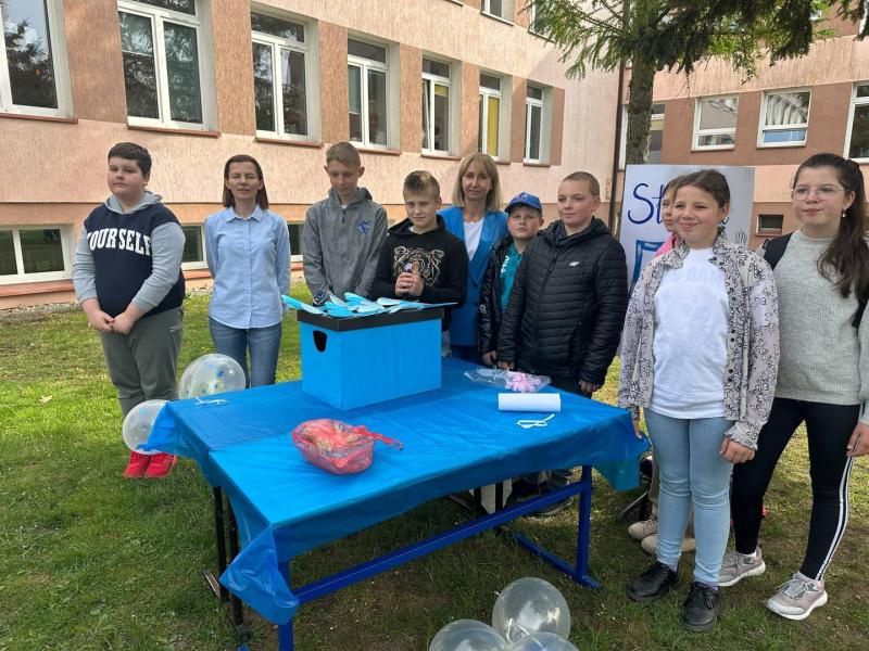 Marsz dla Autyzmu – Białogard w niebieskich barwach świadomości