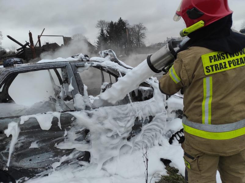 Pożar samochodu osobowego w Pobłocie Wielkie