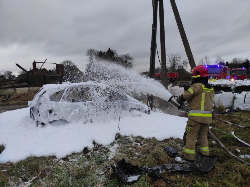Pożar samochodu osobowego w Pobłocie Wielkie
