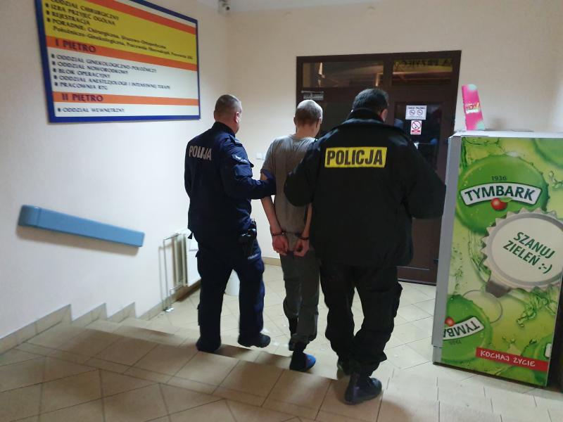 Rodzinna awantura miała fatalny finał! Mężczyzna ugodzony nożem. 