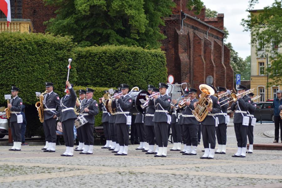 Powiatowe Obchody Dnia Strażaka w Białogardzie. Awanse i odznaczenia.