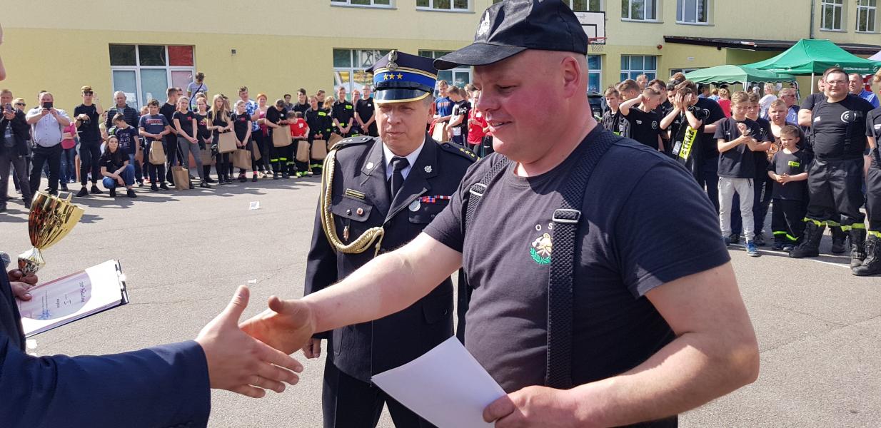 Zawody sportowo  - pożarnicze zakończył strażacki piknik.