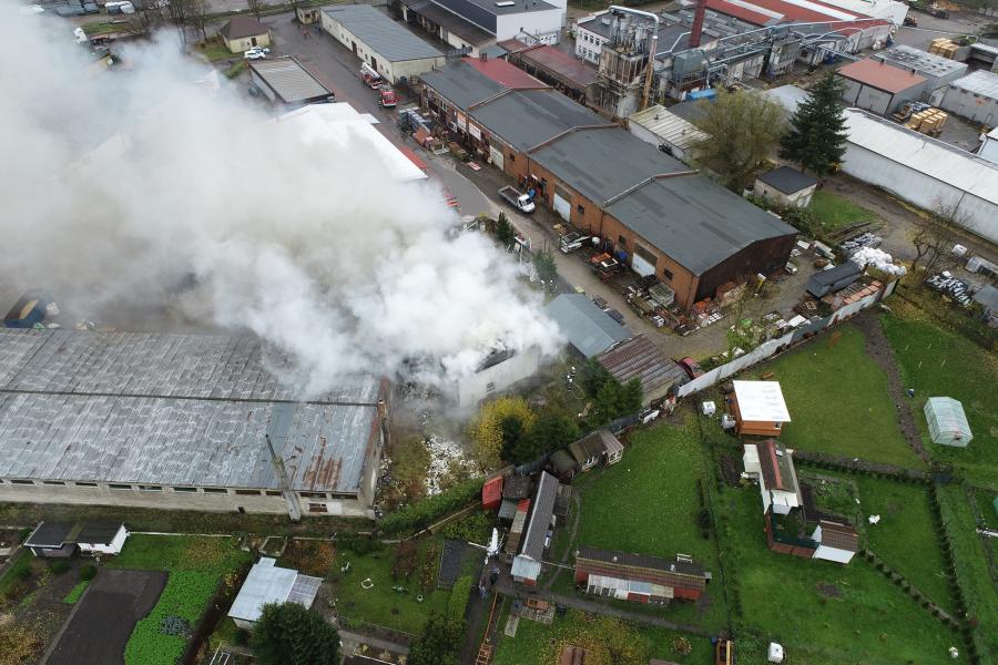 Pożar hali magazynowej w Białogardzie - ZDJĘCIA - FILMY