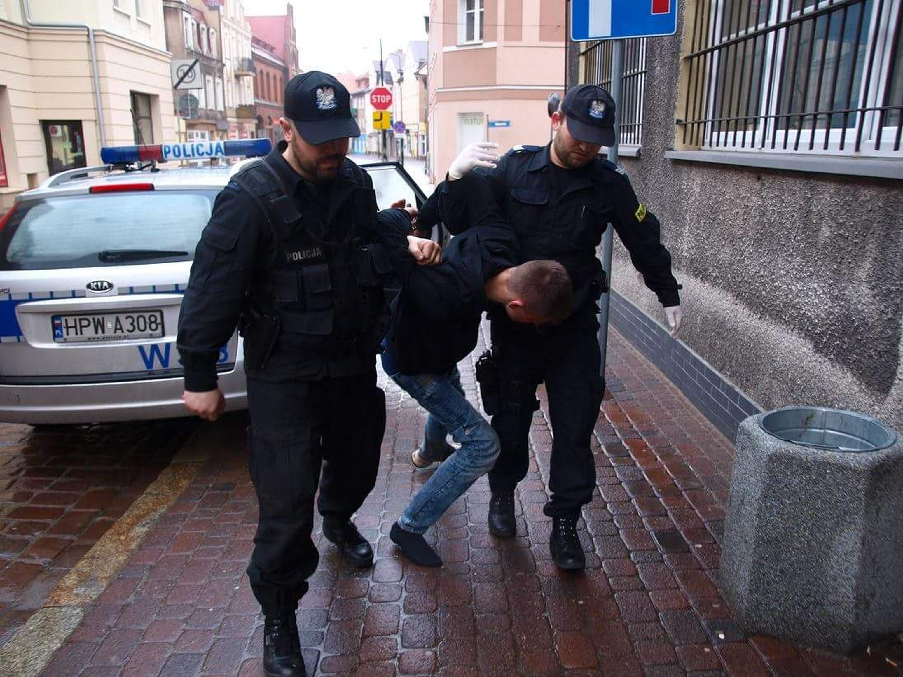 POTRĄCIŁ PIESZEGO I UCIEKŁ Z MIEJSCA ZDARZENIA!!!