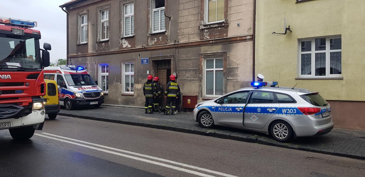 W jednym z mieszkań zawalił się strop! Na miejscu służby ratunkowe.