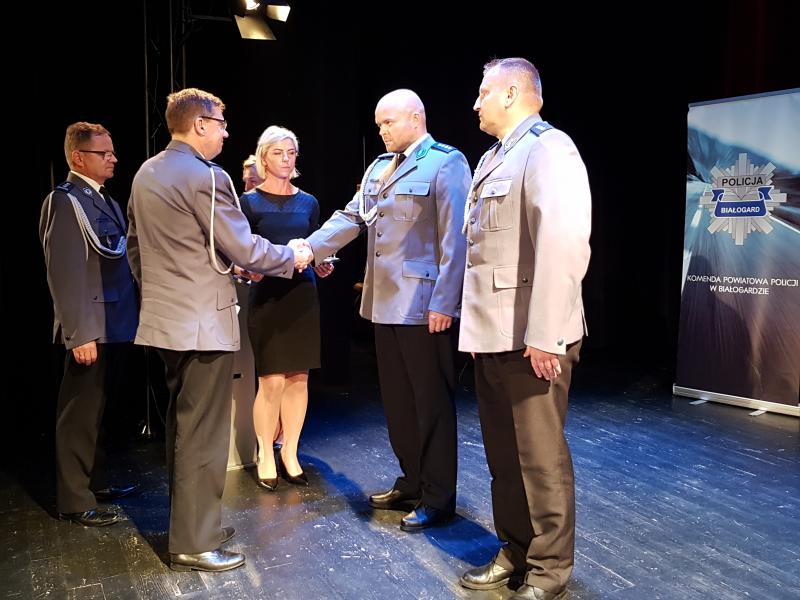 Święto Policji Białogard 2018 - awanse służbowe (fotorelacja) 