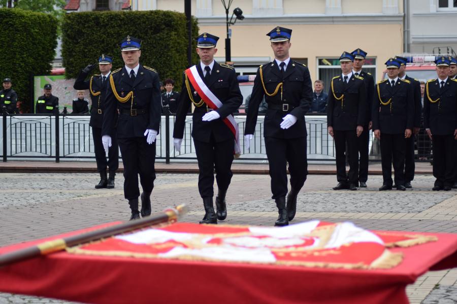 Powiatowe Obchody Dnia Strażaka w Białogardzie. Awanse i odznaczenia.