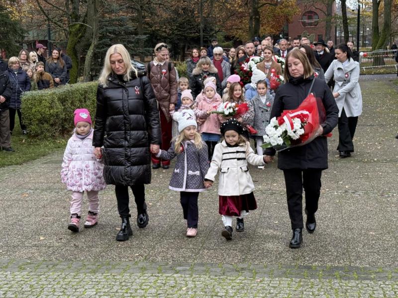 Wspólne świętowanie 107. rocznicy odzyskania niepodległości w Białogardzie