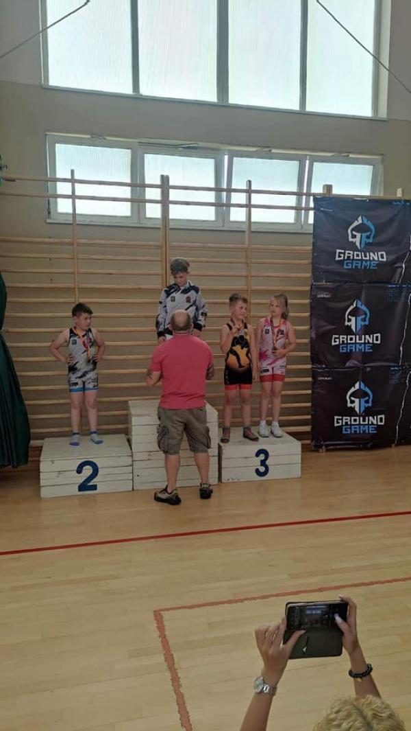 Białogardzcy Karatecy i Zapaśnicy z Medalami.