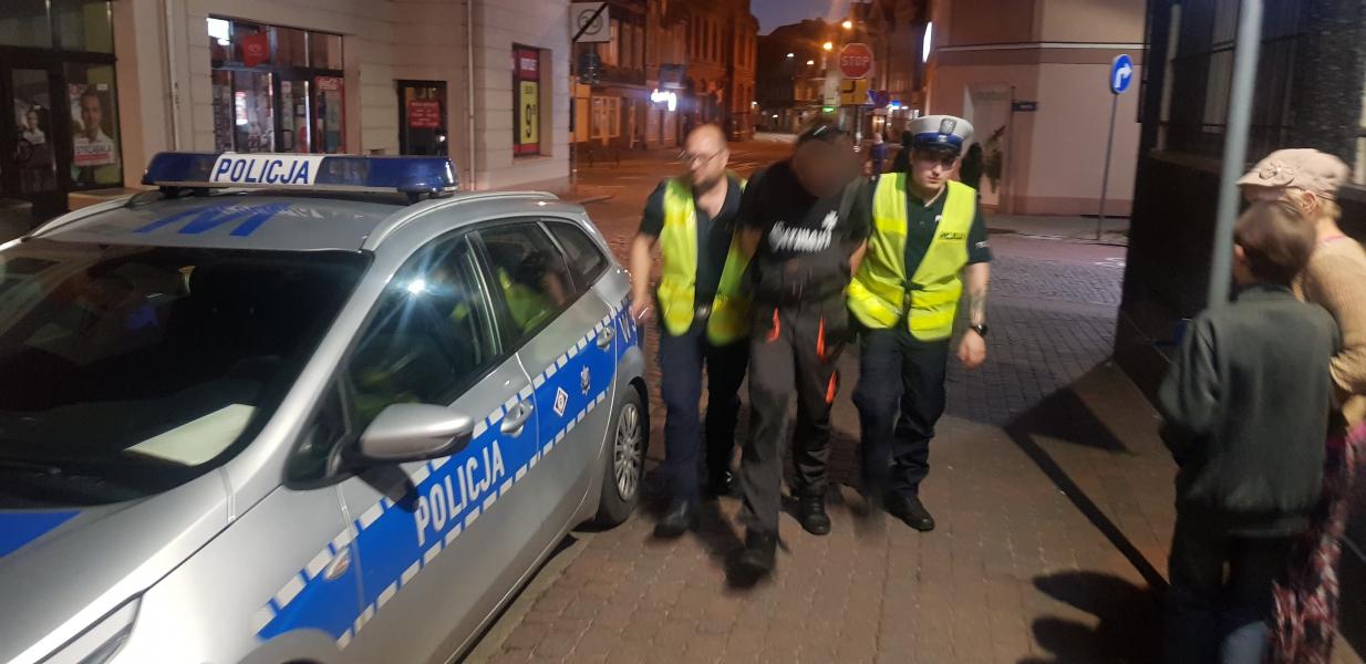 Pijany i bez uprawnień jechał do Szczecina - wpadł pod Białogardem i trafił do aresztu! ZDJĘCIA  