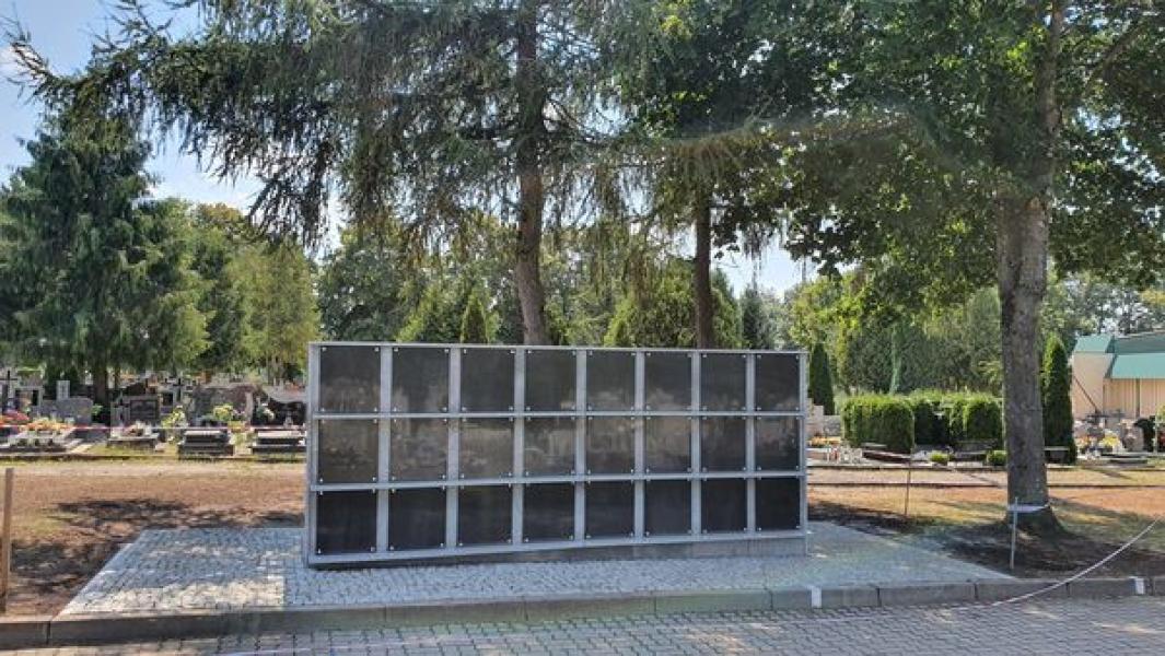 Budowa kolumbarium na cmentarzu w Pękaninie została zakończona