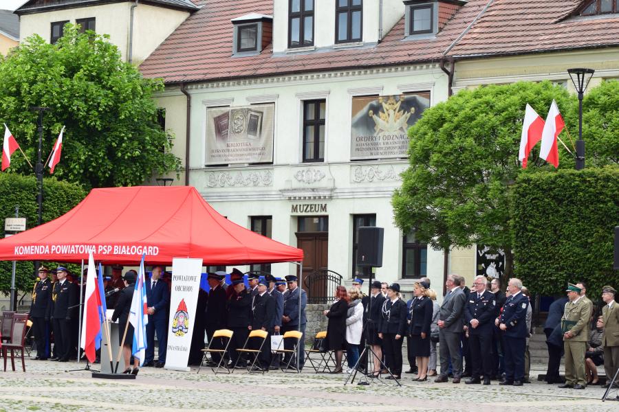 Powiatowe Obchody Dnia Strażaka w Białogardzie. Awanse i odznaczenia.