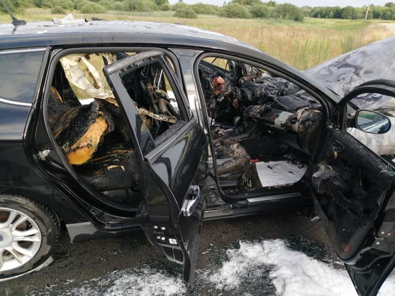 Pożar samochodu w powiecie Białogardzkim