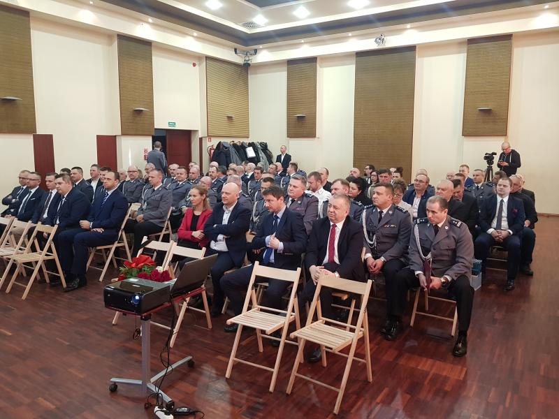 Odprawa Służbowa  i pożegnanie Komendanta Powiatowego Policji w Białogardzie - obszerna fotorelacja.