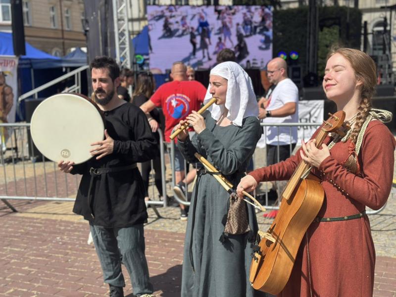 Tradycja, pasja i zwycięstwo – Białogard wygrywa 56. edycję Bitwy o Krowę