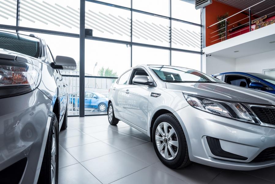 Czym powinna charakteryzować się dobra wypożyczalnia samochodów?