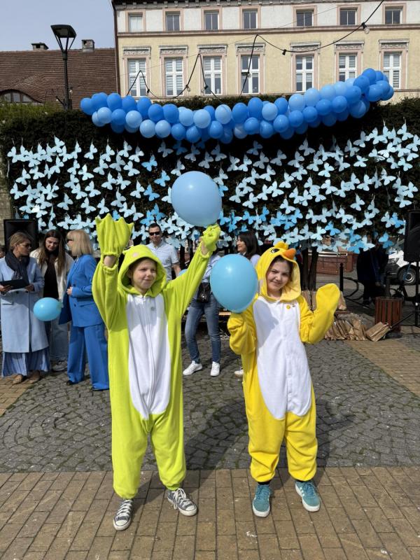 Marsz dla Autyzmu – Białogard w niebieskich barwach świadomości