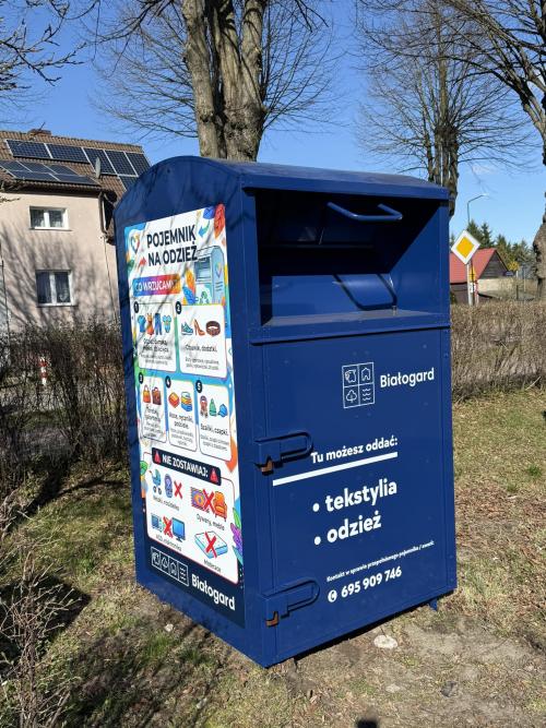 Nowe pojemniki na odzież w Białogardzie – łatwiejszy sposób na recykling tekstyliów 