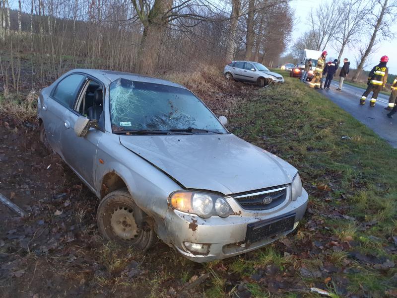 Dwa wypadki w jednym miejscu pod Karlinem - trzy osoby ranne! 