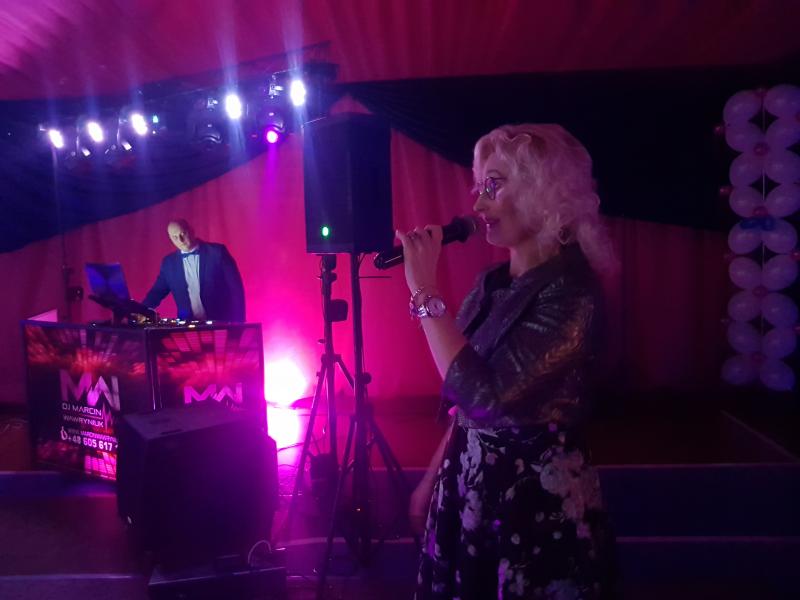 Bal Szkolny 2019 - szkolna zabawa i Polonez w wykonaniu klas gimnazjalnych.  Duża porcja zdjęć z tego wydarzenia! 