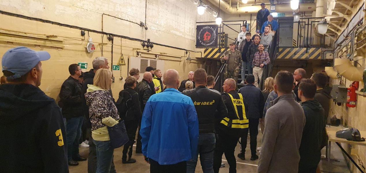 MUZEUM ZIMNEJ WOJNY PODBORSKO 3001 - Zwiedzanie z przewodnikiem przyciągnęło setki osób. 