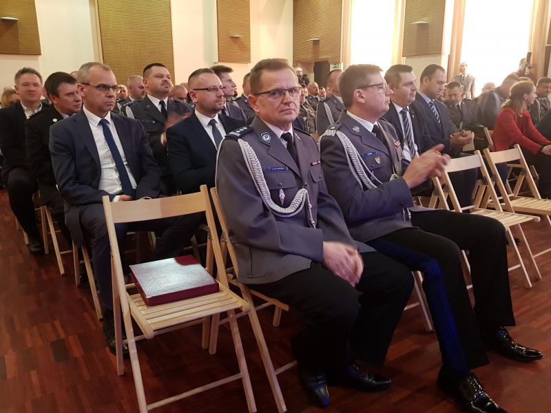 Odprawa Służbowa  i pożegnanie Komendanta Powiatowego Policji w Białogardzie - obszerna fotorelacja.