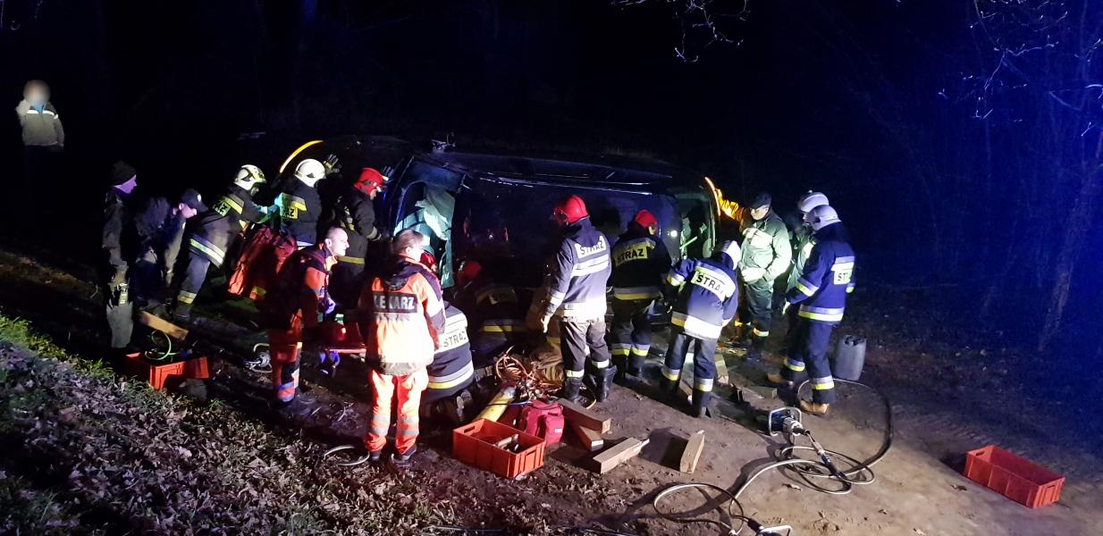 Poważny wypadek pod Białogardem! Ciężko ranny mężczyzna. ZDJĘCIA 