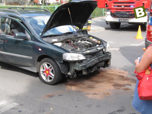 Kolizja na skrzyżowaniu równorzędnym - ZDJĘCIA