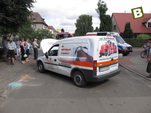 Kolizja na skrzyżowaniu równorzędnym - ZDJĘCIA