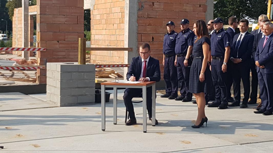 Poświęcenie i wmurowanie aktu erekcyjnego pod budowę nowego komisariatu policji w Białogardzie