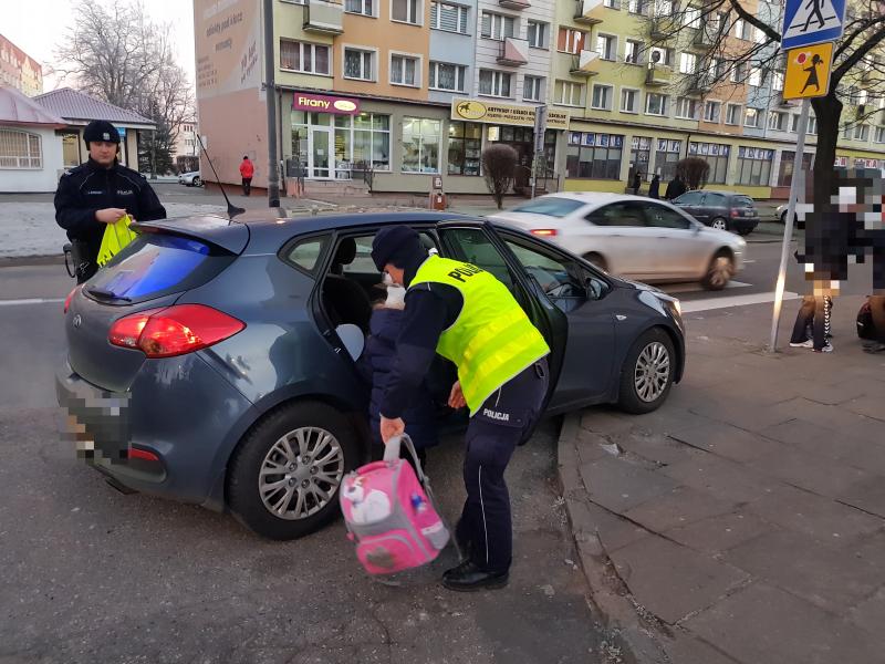 Potrącenie matki z dwójką dzieci na przejściu dla pieszych!