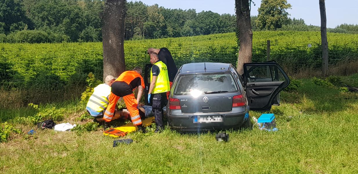 Wypadek pod Karlinem - ciężko ranny kierowca volkswagena! ZDJĘCIA  