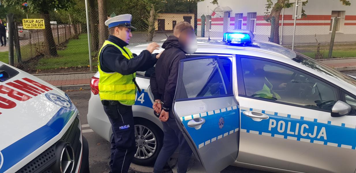 Zderzenie dwóch pojazdów! Kolejny kierowca bez uprawnień! 