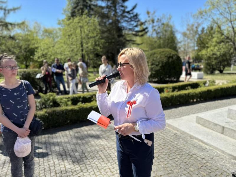 Święto flagi w sercu miasta. Rodzinny piknik pełen radości