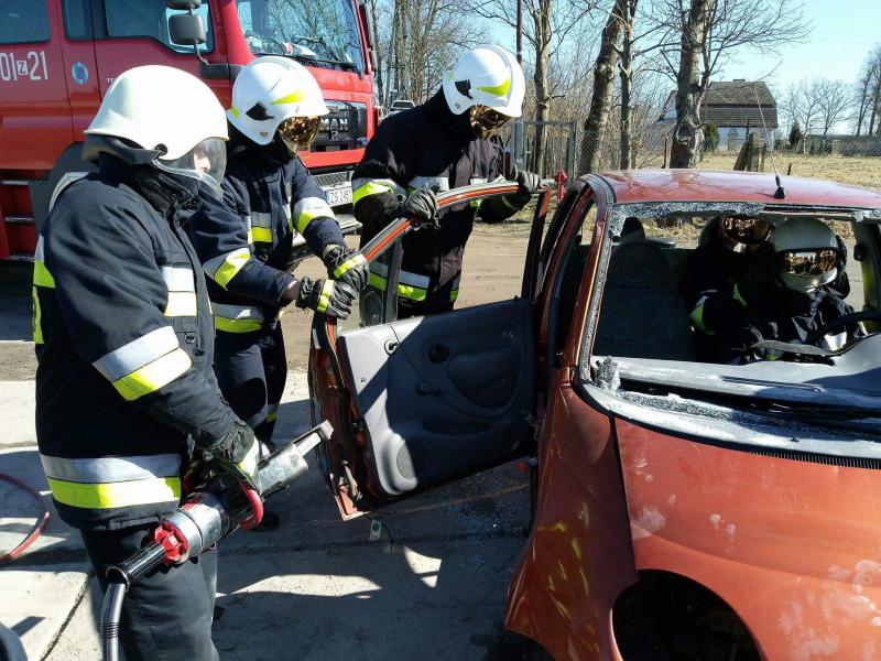 Strażacy z powiatu białogardzkiego podnoszą swoje umiejętności! Obszerna fotorelacja. 