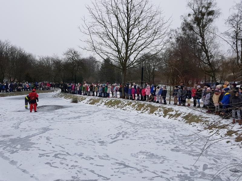 Wspólna akcja Policji, Straży Pożarnej oraz WOPR powiatu białogardzkiego. 