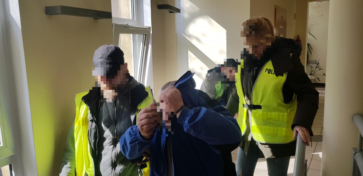 Bestialsko zamordował dwa psy i próbował je spalić w piecu! 50 latek usłyszał zarzut! 