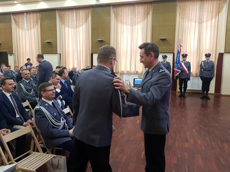 Odprawa Służbowa  i pożegnanie Komendanta Powiatowego Policji w Białogardzie - obszerna fotorelacja.
