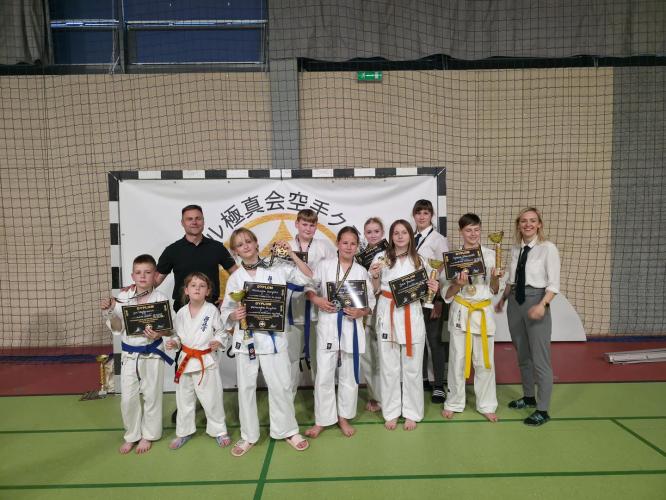 Świetne wyniki naszych zawodników podczas Wojewódzkiej Olimpiady Młodzieży Karate Kyokushin w Sianowie