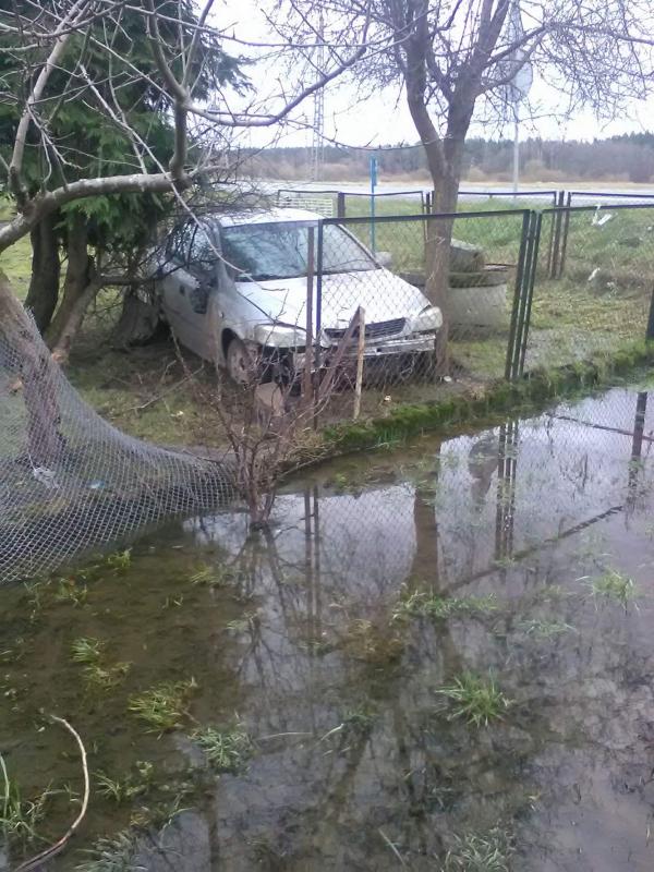 Kierował pod wpływem alkoholu - zbiegł. Schwytał go policyjny pies tropiący. 