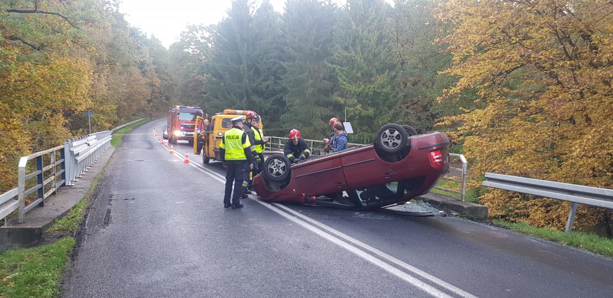 Dachowanie pod Tychówkiem - 40 latek ukarany mandatem karnym!