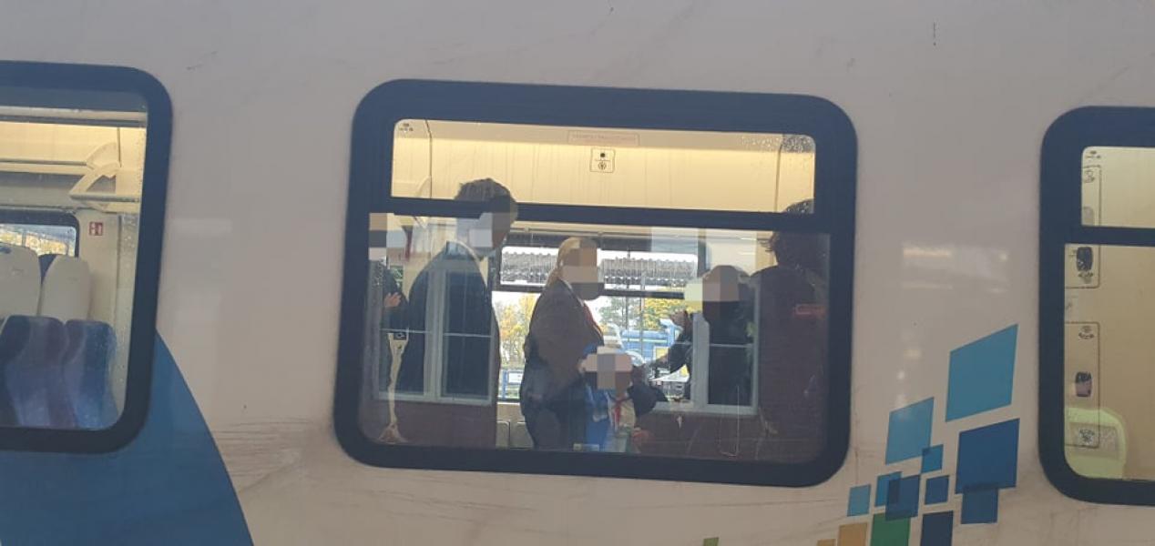 Pani Konduktor Pobita w Pociągu